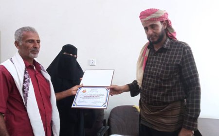 قسم تعليم الفتاة والمشاركة المجتمعية بمكتب التربية زنجبار يكرم مجلس الأباء والأمهات بمدرسة 14 أكتوبر