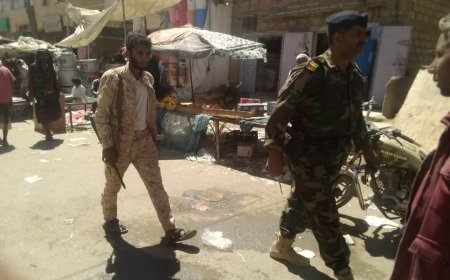 نائب مدير أمن لودر يقود حملة أمنية لابعاد الباعة من الشارع العام