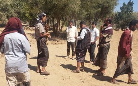 بعد لقائه بالمدير العام بخور العميرة.. فريق منظمة كير العالمية يعتمد منظومة شمسية لمشروع مياه الحقيبة بملبية بمضاربة لحج