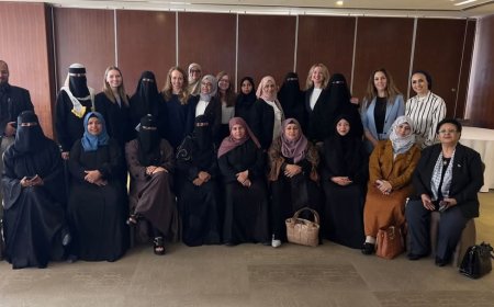 قياديات من مؤتمر حضرموت الجامع يشاركن في برنامج تدريبي بمسقط