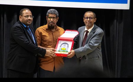 جامعة العلوم والتكنولوجيا فرع حضرموت تحتفي بالطلاب الأوائل للعام الجامعي 2023-2024م بالمكلا