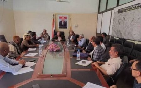 اجتماع بتعز لمناقشة خطط وآليات عمل المكاتب الخدمية ومعالجة الاختناقات المرورية خلال شهر رمضان المبارك
