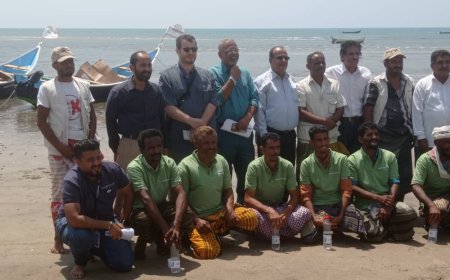 برعاية الوزير السقطري.. هيئة مصائد خليج عدن تدشن توزيع قوارب إصطياد مع معداتها لعدد من صيادي منطقة قعوة