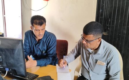 انتقالي خنفر يطلع على سير العمل في إدارة الأحوال المدنية والسجل المدني