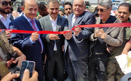 لملس والوالي وهائل سعيد يفتتحون حديقة “عدن مول”بالعاصمة عدن 