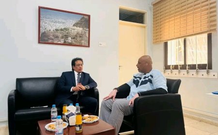 الوكيل الخليفي يلتقي نائب مدير مكتب الأمم المتحدة لتنسيق الشؤون الإنسانية في اليمن