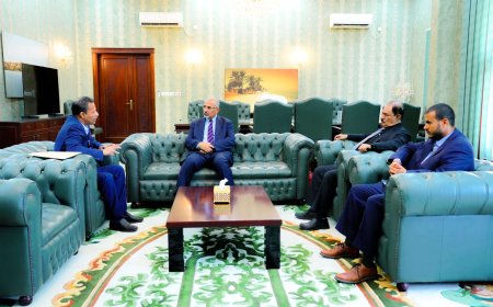 الرئيس الزُبيدي يطّلع على الأوضاع الخدمية والأمنية والعسكرية في محافظة أبين