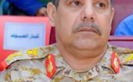 قائد محور عتق يبعث برقية تهنئة إلى معالي وزير الدفاع ورئيس هيئة الأركان العامة وقائد المنطقة العسكرية الثالثة بمناسبة حلول شهر رمضان المبارك