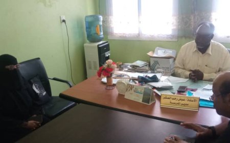 جمعية الصديق التنموية تزور عدد من الكوادر التربوية في مدارسهم بالمكلا