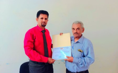 مدير عام إعلام أبين وكافة موظفي المكتب يعزون في وفاة الإعلامي  القدير سنان بن نعم