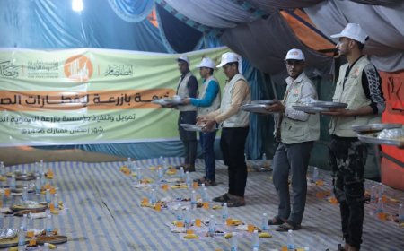 وكيل اول محافظة تعز يدشن مشروع مخيم إفطار الصائم في المدينة