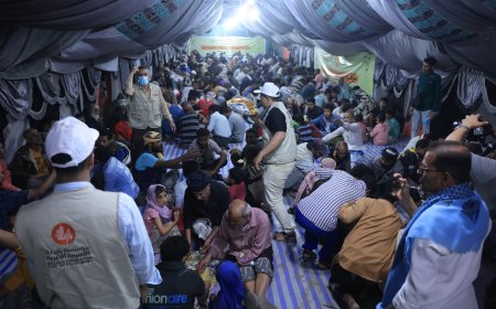 وكيل أول محافظة تعز يدشن مشروع مخيم إفطار الصائم في المدينة