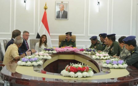 وزير الداخلية يلتقي وفد من مكتب المبعوث الخاص للأمين العام للأمم المتحدة