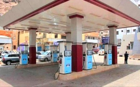 جرعة جديدة.. شركة النفط في عدن ترفع أسعار البنزين مجددًا