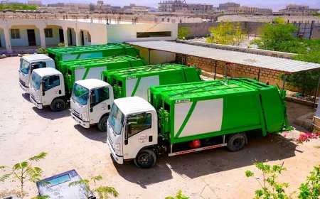 بتمويل الاشقاء في الامارات، استلام الدفعة الثانية من الآليات والمعدات المقدمة لصندوق النظافة بشبوة