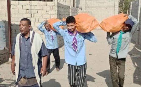 لليوم السادس على التوالي قوات درع الوطن توزع إفطار الصائم في أبين واشادات بعملية التوزيع من قبل شباب الكشافة بالمحافظة