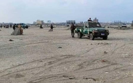 بتوجيهات من محافظ العاصمة عدن.. وحدة حماية الاراضي تزيل تعديات وبناء عشوائي في مخطط مستشفى السرطان بخور مكسر