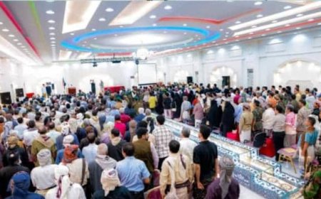 الرئيس الزُبيدي يعقد لقاءً موسعا بالقيادات المحلية والعسكرية والأمنية والشخصيات الاجتماعية بمحافظة أبين