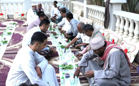نظمتها نقابة الاطباء بهيئة مستشفى سيئون.. أمسية رمضانية ووجبة افطار وعشاء للأطباء بهيئة مستشفى سيئون العام