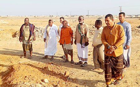 فريق هندسي من مكتب الأشغال بمديرية بروم ميفع ينفذ نزولاً ميدانياً للمدينة السكنية