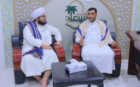 القاضي العامري يزور عضو هيئة رئاسة الجامع عميد رباط الاسعاد الشيخ معروف باعباد