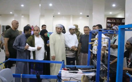 المحافظ الثقلي يزور مركز سقطرى للإبداع ويشهد فعاليات مهرجان سقطرى الرمضاني