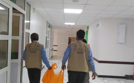 درع الوطن توسع أعمالها الإنسانية في أبين وتستهدف المرضى ومرافقهيم والمناوبين بهيئة مستشفى الرازي بالاضافة إلى بعض حارات ومناطق مديرية خنفر