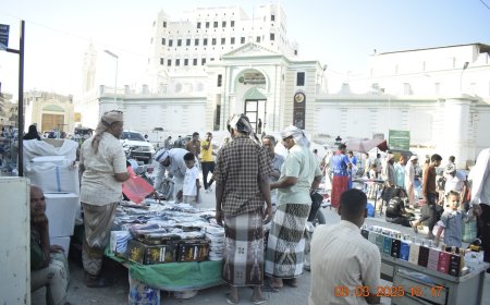 سوق مدينة سيئون كما يبدو ليلة العاشر من رمضان 1446هـ "صور"
