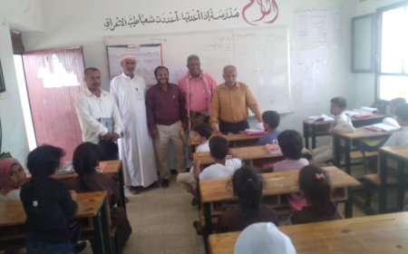 مدير التربية ومشرف المحافظة يتفقدان سير برنامج التعليم التعويضي في عدد من مدارس لودر