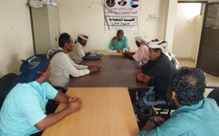 رئيس انتقالي خنفر يعقد لقاءً تشاورياً مع الكوادر والمناضلين في مراكز منطقة شقرة