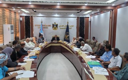مجلس المستشارين يشيد بتحركات الرئيس الزٌبيدي ويناقش الوضع الصحي على الساحة الجنوبية