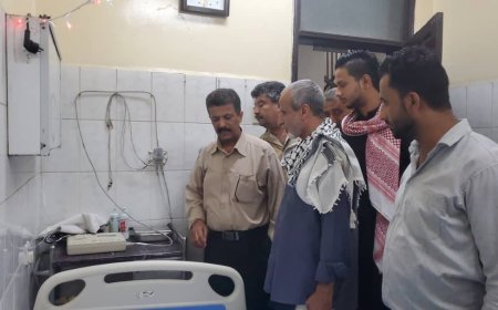 الوكيل الشبحي يفتتح المخيم الطبي المجاني للأمراض المزمنة بمجمع التواهي ويطلع على سير العمل في مركز الطوارئ التوليدية