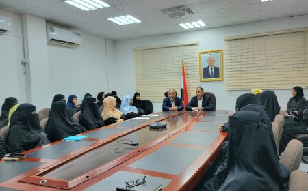 وزير الصناعة والتجارة يشيد بالدور المتميز للمرأة في ميادين العمل