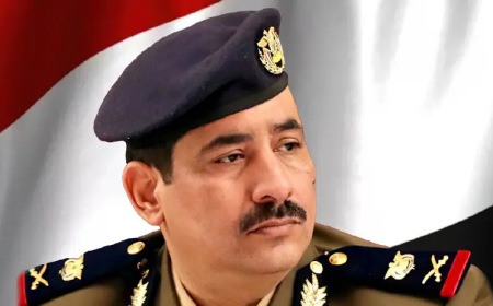 وزير الداخلية يعزي محافظ إب بوفاة  شقيقه عبدالعزيز الوائلي