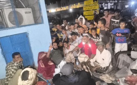 الشنيني يزور مقر اشبال بلال ويقدم حافز مالي للفريق