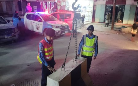 شرطة السير بشبوة تدعو المواطنين للالتزام بالمواقف المحددة أثناء التسوق للحد من الازدحامات المرورية خلال فترة ماتبقى من أيام شهر رمضان المبارك