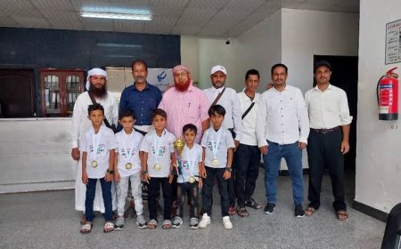 نائب شيخ مكتب كلد يستقبل فريق يافع سرار بعد تتويجهم ببطولة الحساب الذهني في السعودية