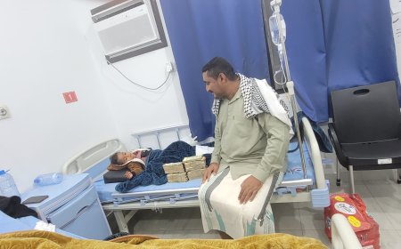 فاعلو خير يقدمون مليون وثلاثمائة وخمسين ألف ريال يمني لأسرة الطفل ”ياسر مكحل“