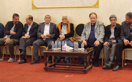 الرئيس علي ناصر محمد يحضر عزاء الدكتور فضل علي أبو غانم في القاهرة
