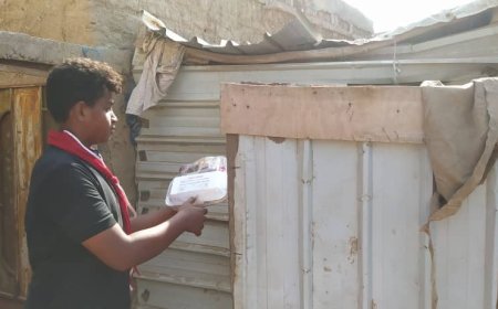 لليوم السابع عشر على التوالي من شهر رمضان المبارك.. قوات درع الوطن تواصل مشروعها الخيري والإنساني في توزيع وجبة إفطار صائم بمحافظة أبين