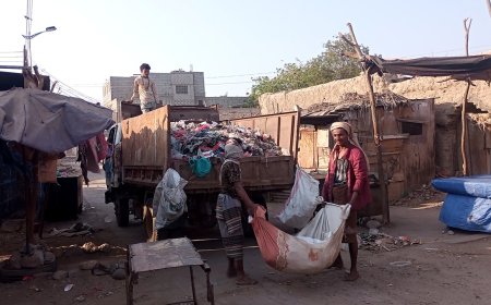 صندوق النظافة والتحسين بمحافظة أبين يقوم بحملة نظافة واسعة في سوق الكود