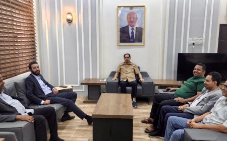 الوزير البكري يلتقي بالنائب الأول لرئيس الاتحاد العام لكرة القدم