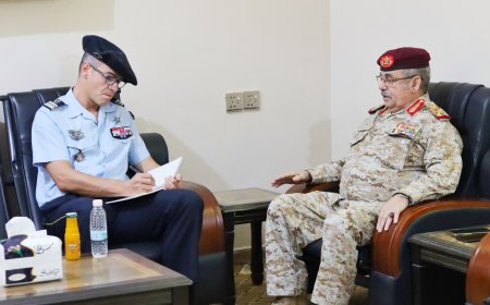 رئيس هيئة الاستخبارات يناقش مع الملحق العسكري الفرنسي المستجدات العسكرية والتعاون الأمني