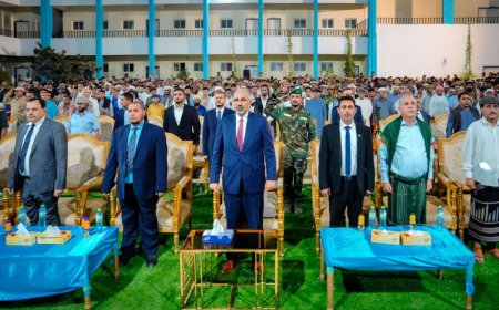 عاجل.. الرئيس الزُبيدي يشهد الأمسية الرمضانية الحاشدة التي أقامتها قيادة أرخبيل سقطرى احتفاءً بزيارته والوفد المرافق له للمحافظة