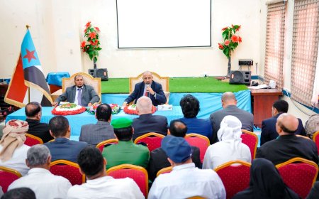 الرئيس الزُبيدي يرأس اجتماعا مشتركا للمكتب التنفيذي واللجنة الأمنية بأرخبيل سقطرى