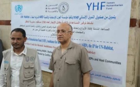 مدير عام مديرية المظفر يدشن توزيع المساعدات النقدية مقابل الإيجار لـ 150 مستفيدًا