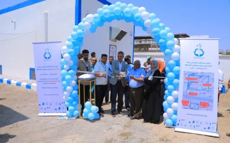 محافظ عدن يُدشّن مشروع الخط الكهربائي الساخن في مستشفى الصداقة