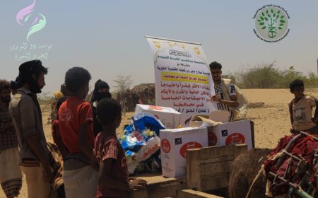 وصول مساعدات مؤسسة " ذو النورين " ومؤسسة " شعيله " لقرى منطقة " السيلة " النائية في مديرية خنفر م / أبين