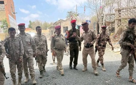 قائد محور تعز يتفقد المنفذ الشرقي ويشيد بجاهزية القوات والتزامها بالمهام الأمنية