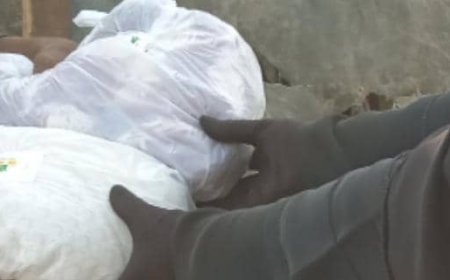 مؤسسة سفراء الخير توّزع كسوة العيد للأيتام والمعدمين من الأسر المحتاجة بمنطقة القرنعة بأبين